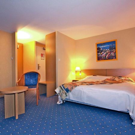 Mercure Hexagone Luxeuil Экстерьер фото